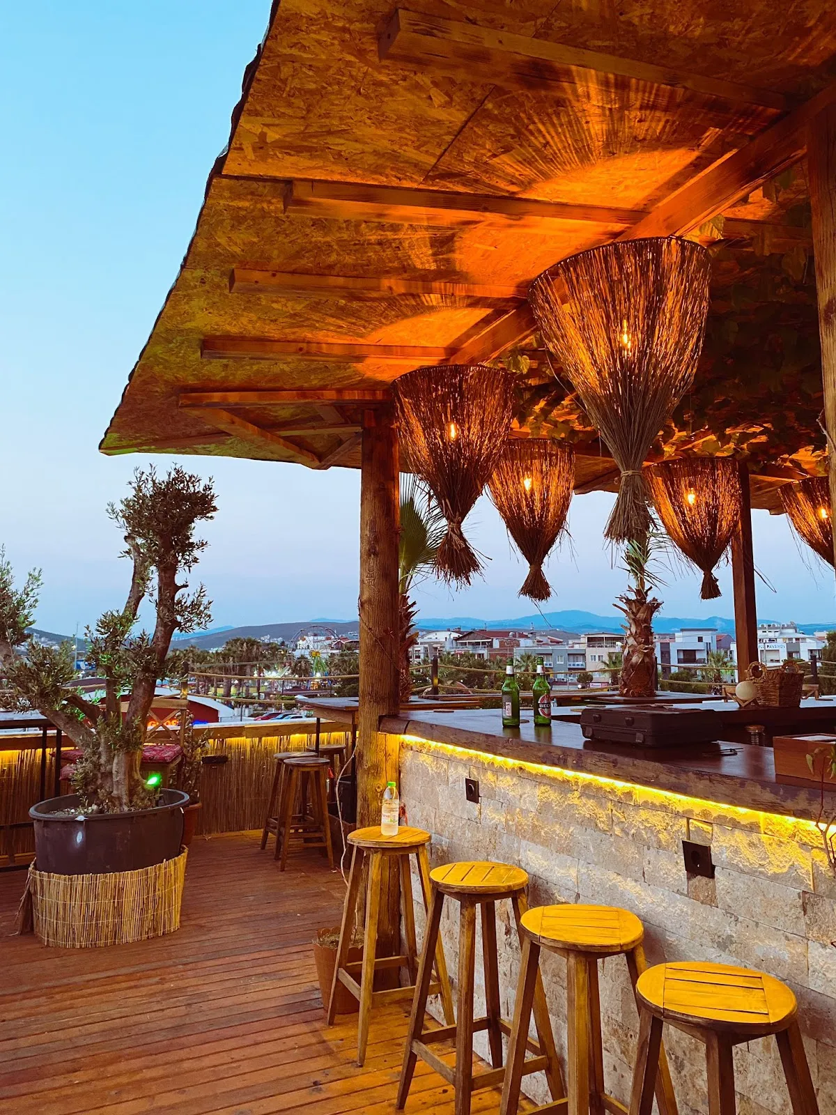 BOİS ROOF KAHVALTI & KOKTEYL BAR - 