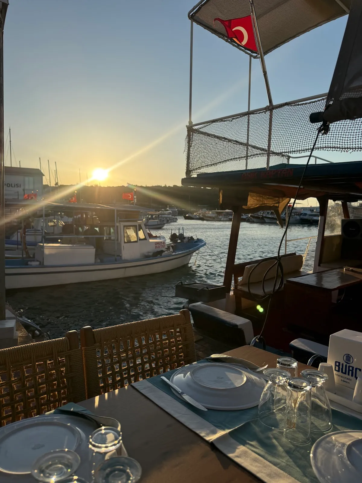 BURÇ RESTAURANT - Restaurants Sığacık 3