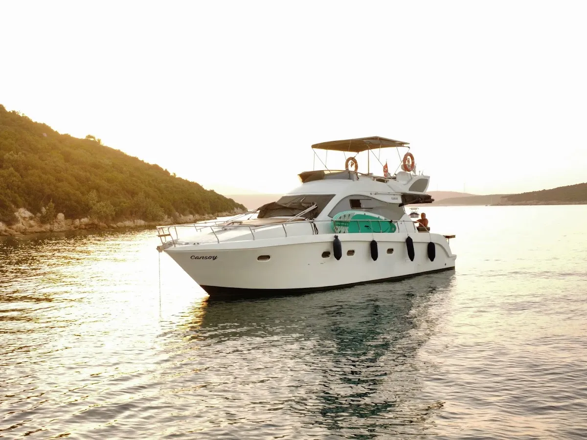 Cansoy Yatçılık / İzmir Yat Kiralama / Yacht Charters - Boat Tours İzmir  2