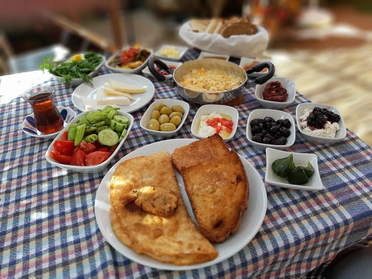 Çiçekli Avlu - Breakfast Places Çiçekli Avlu - Breakfast Places Ulamış 2