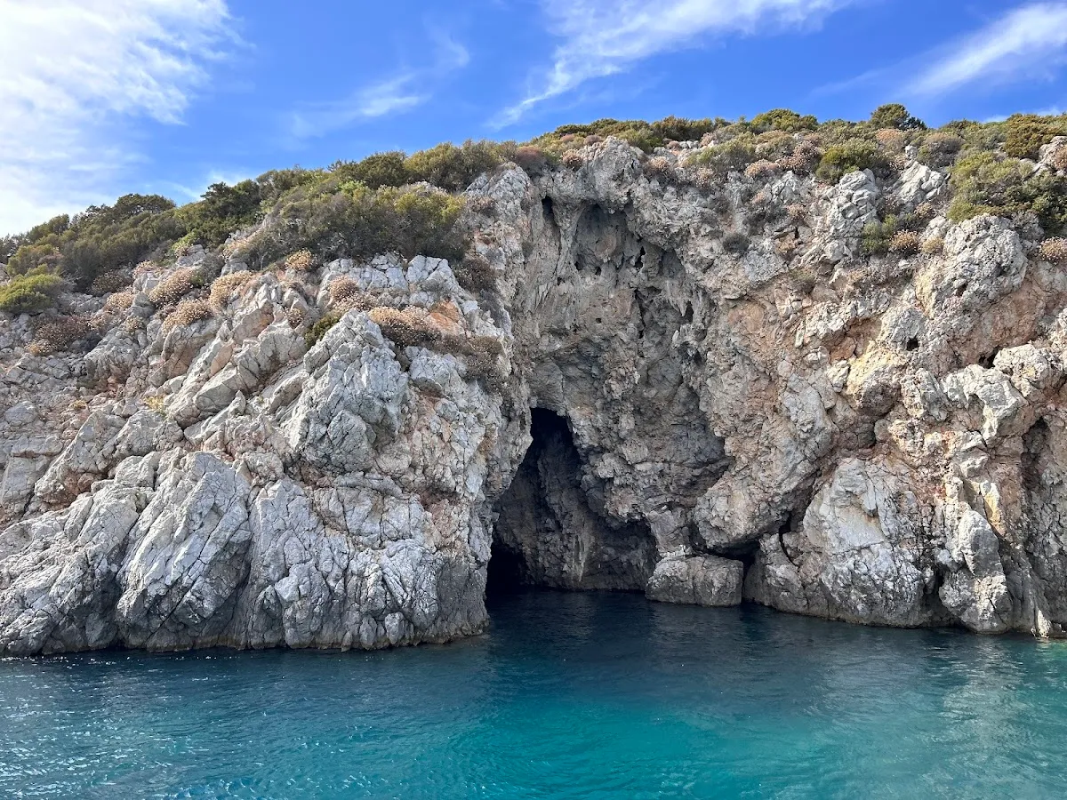 Güven Tur Tekne Turu ve Tekne Kiralama Hizmeti - Boat Tours Sığacık Mh 3