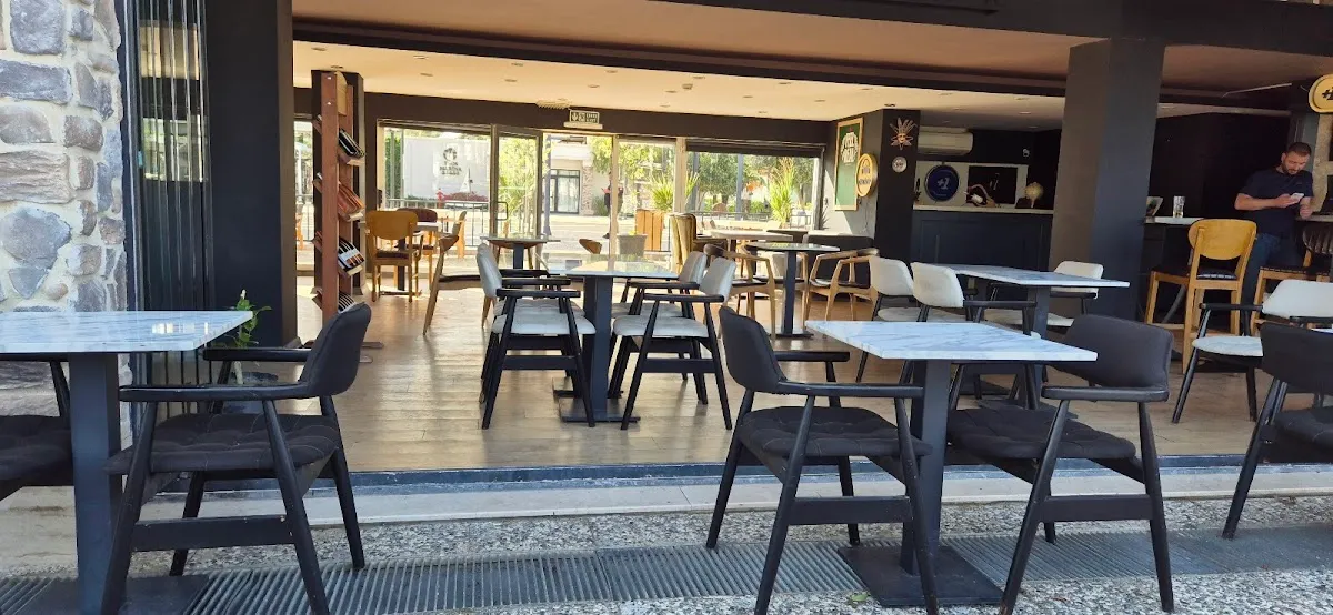 Hausbrandt Coffee & Pub - Cafes Sığacık 5