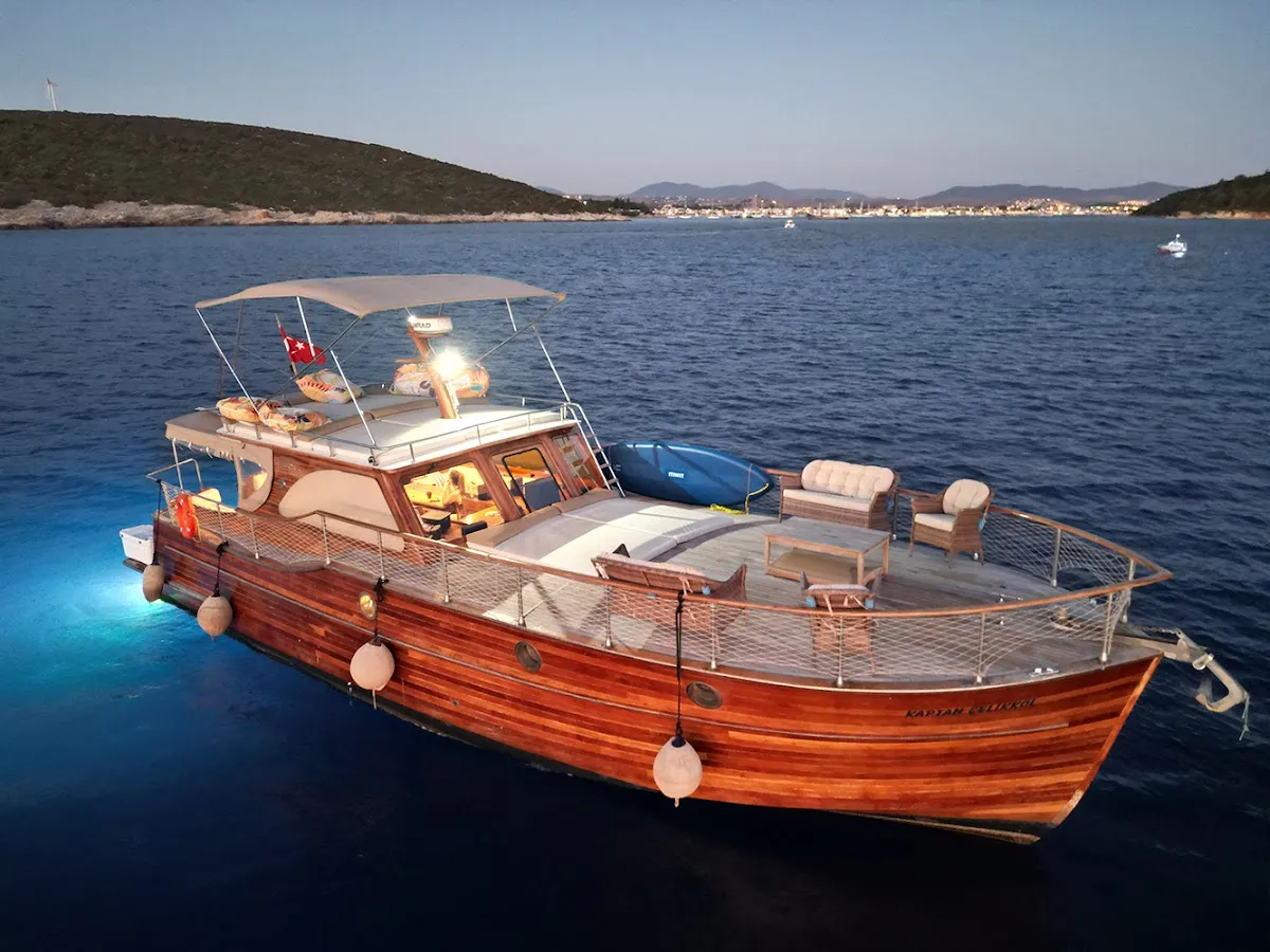 Konaklamalı Tekne Turu Kaptan Çelikkol - Boat Tours Balıkçı Barınağı 2