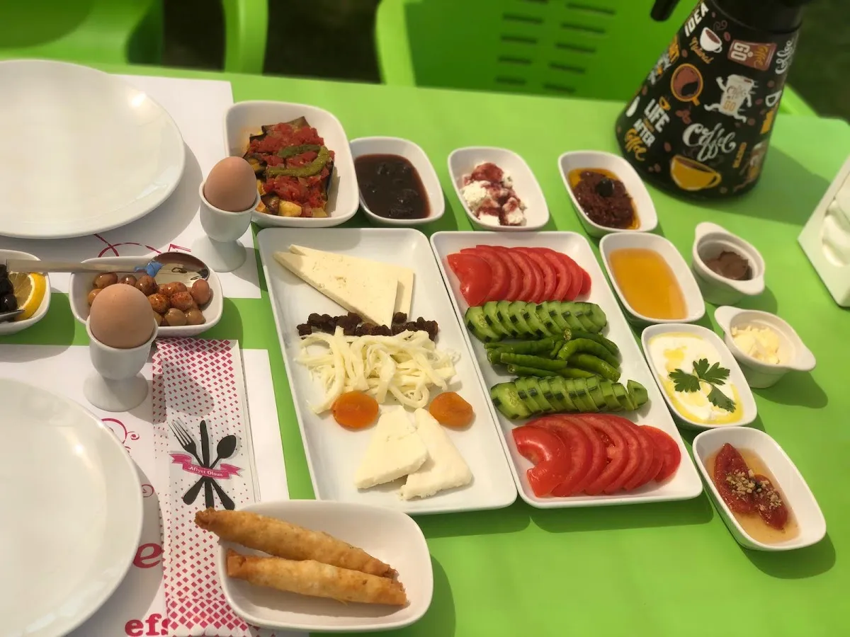 Lavantam Kahvaltı & Cafe - Muhtarın Yeri - Cafes Turgut Demokrasi Meydanı No:22 2