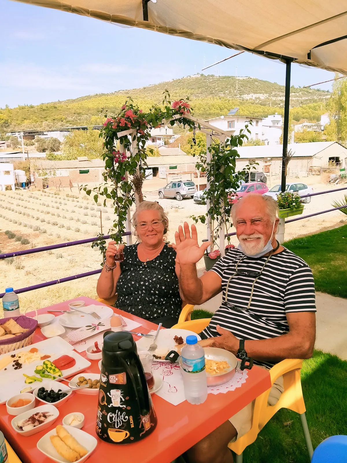 Lavantam Kahvaltı & Cafe - Muhtarın Yeri - Cafes Turgut Demokrasi Meydanı No:22 4