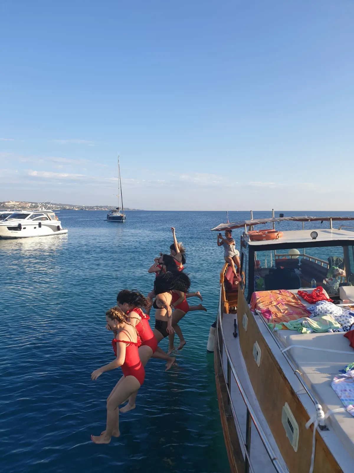 Leb-i Derya Gezi Teknesi - Boat Tours Teos Marina İşletme ve Ticaret A.Ş. 2
