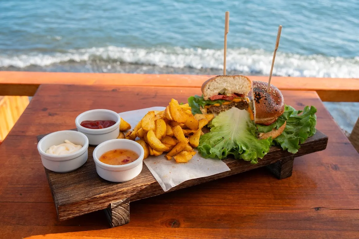 Rainbow Beach Pub - Restaurants Hıdırlık mahallesi 2104 sokak 2