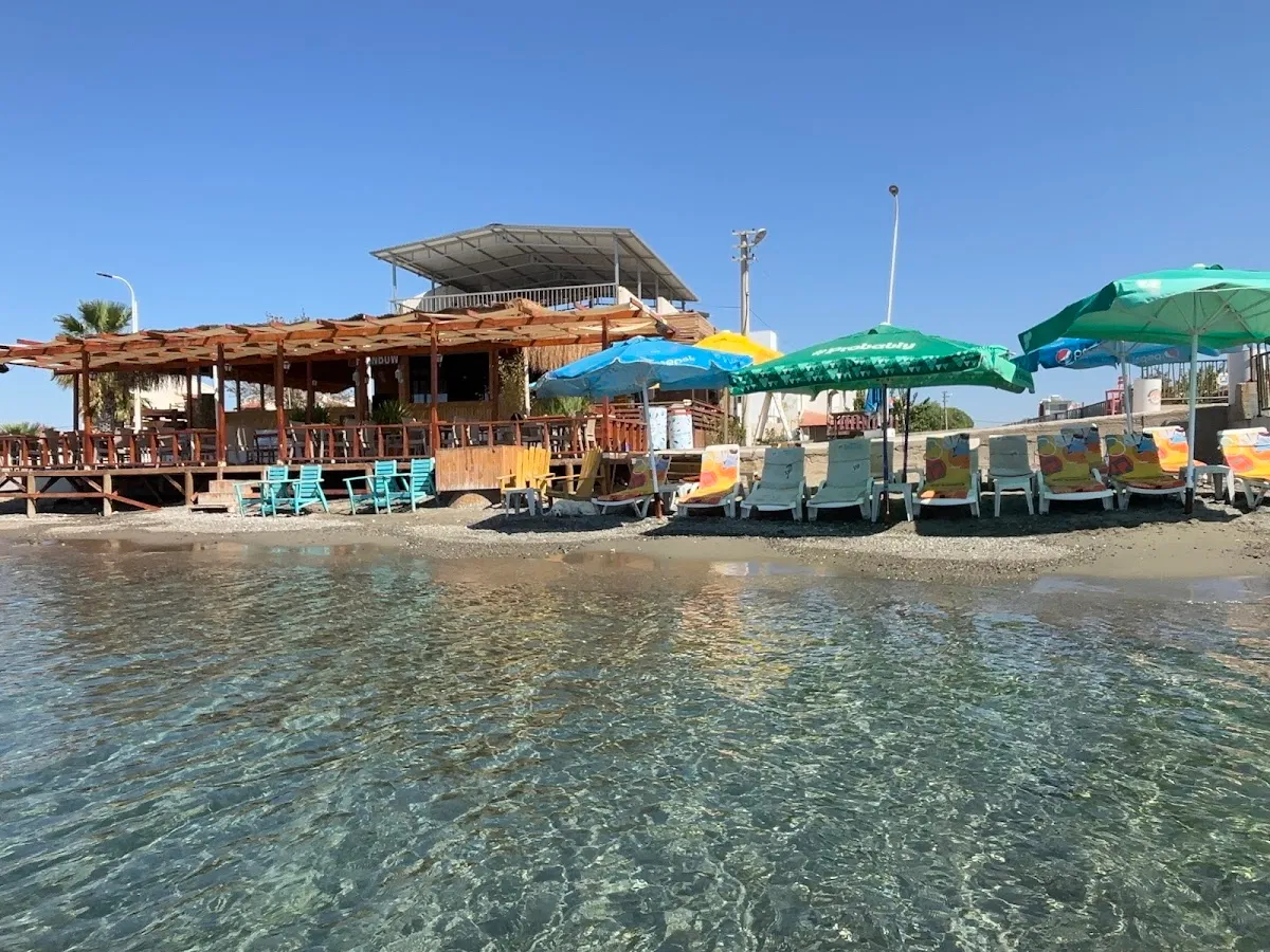 Rainbow Beach Pub - Restaurants Hıdırlık mahallesi 2104 sokak 3
