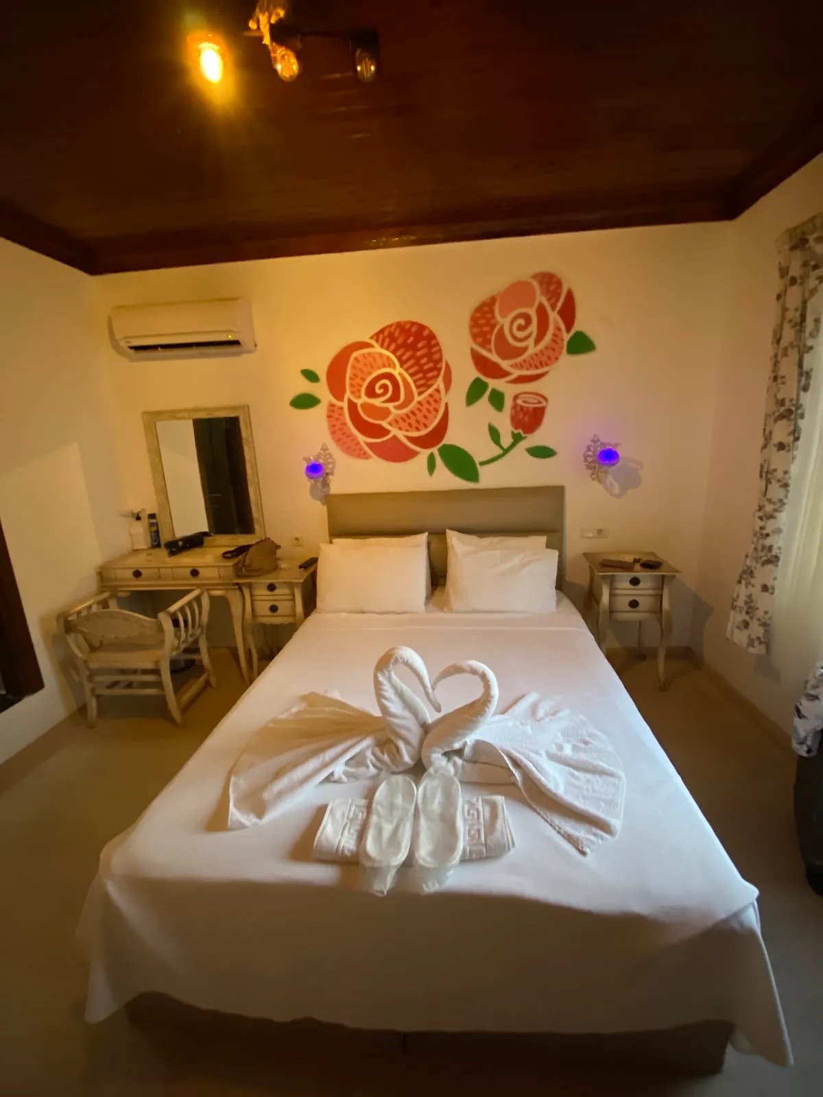 Rose Pansiyon Cafe - Hotels 130 Sokak No 17 Kaleiçi Sığacık 2