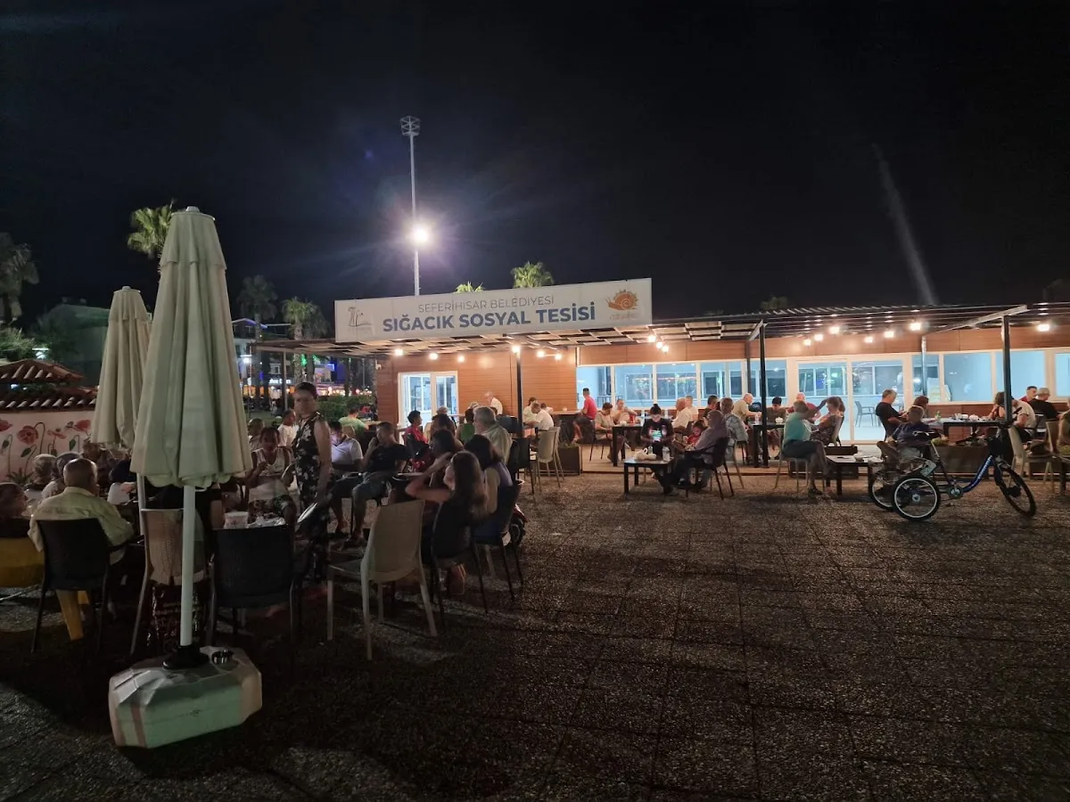 Seferihisar Belediyesi Sosyal Tesisi - Cafes Düz alan 2