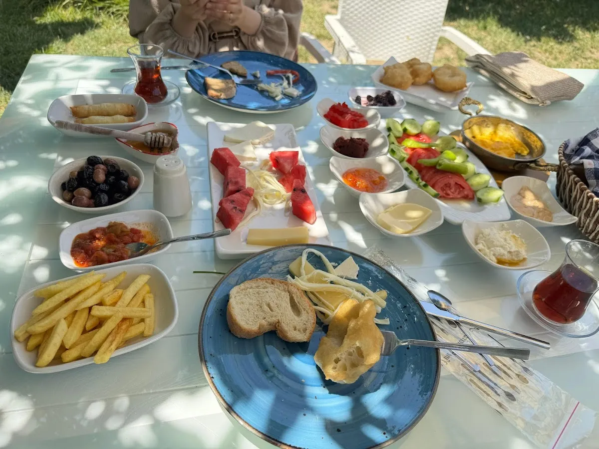 Seferihisar Çiftlik Kahvaltı&Restaruant - Restaurants Ulamış 3
