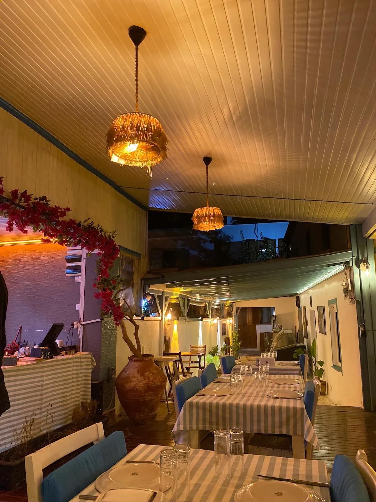 Şerefe 41 Sığacık Meyhanesi - Meze & Balık - Restaurants Sığacık 4