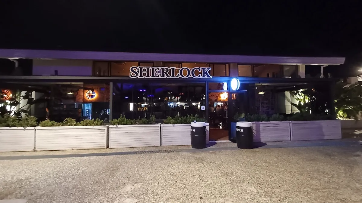 SHERLOCK STEAKHOUSE & PUB - Restaurants Sığacık Mh 3