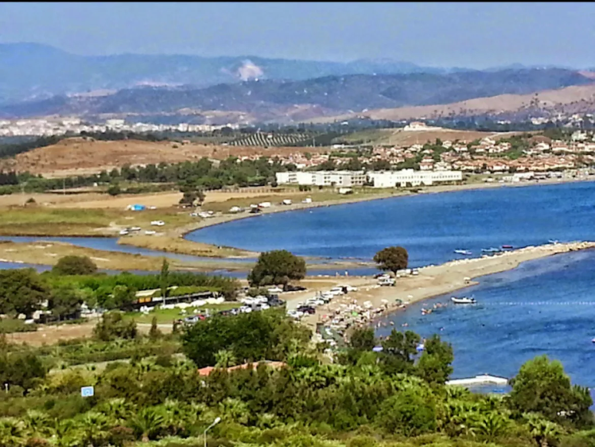 Sığacık Eski İskele Plajı (Çadır Kamp Alanı) - Camping Sığacık Mahallesi Eski İskele Mevkii 3