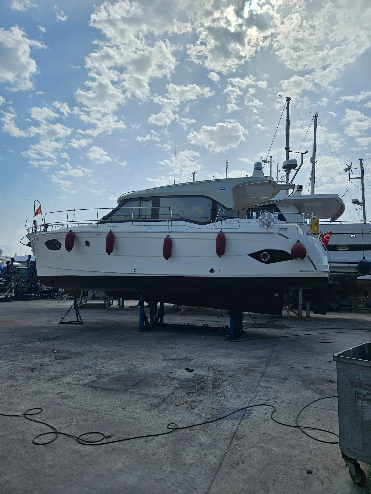 Teos Yachting Services - Boat Tours Teos Marina içi 5