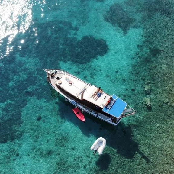 teostur gezi teknesi private tour - Boat Tours su ürünleri 3