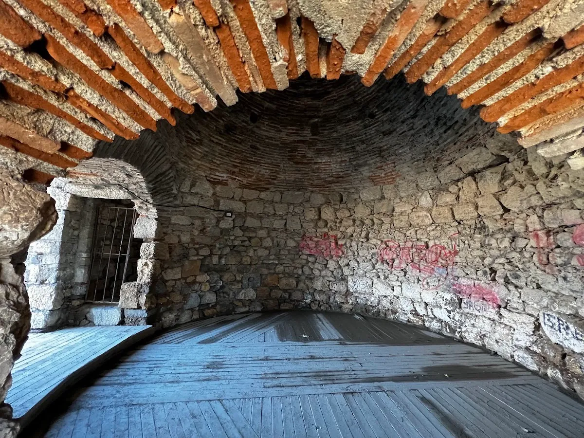 Tepsi Kalesi - Places to Visit Sığacık 3