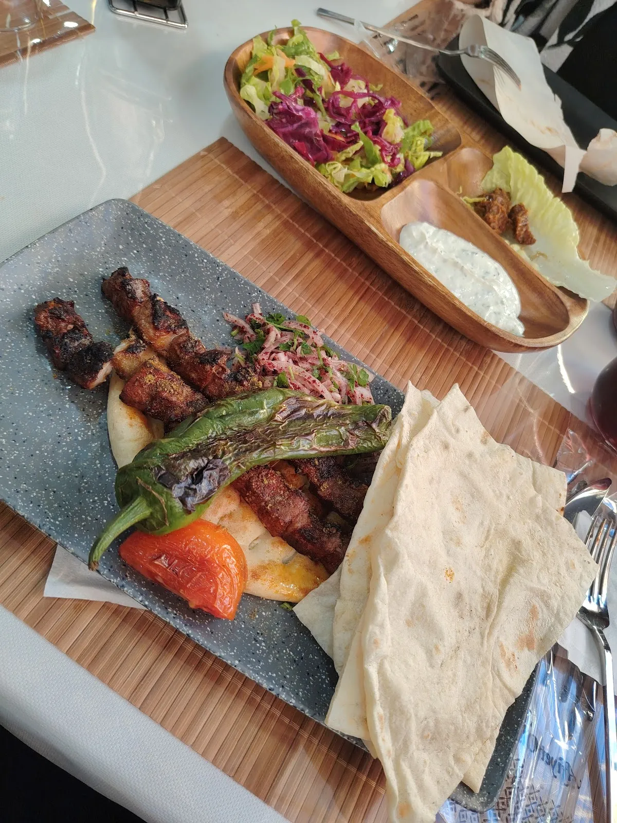 THE KEBAB’S - Restaurants Hıdırlık 3