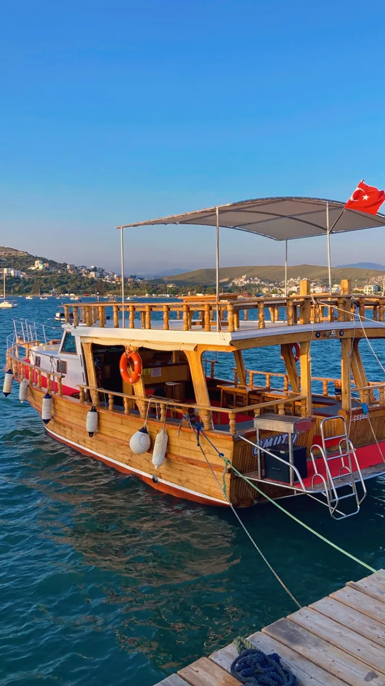 Umut Gezi Teknesi - 