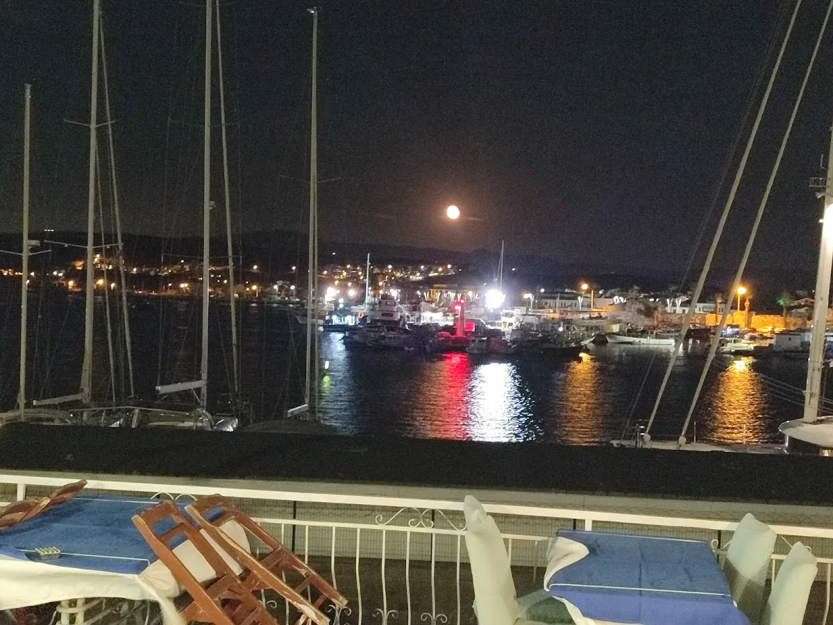 Urcan Restaurant Sığacık - Restaurants Akkum Caddesi 4