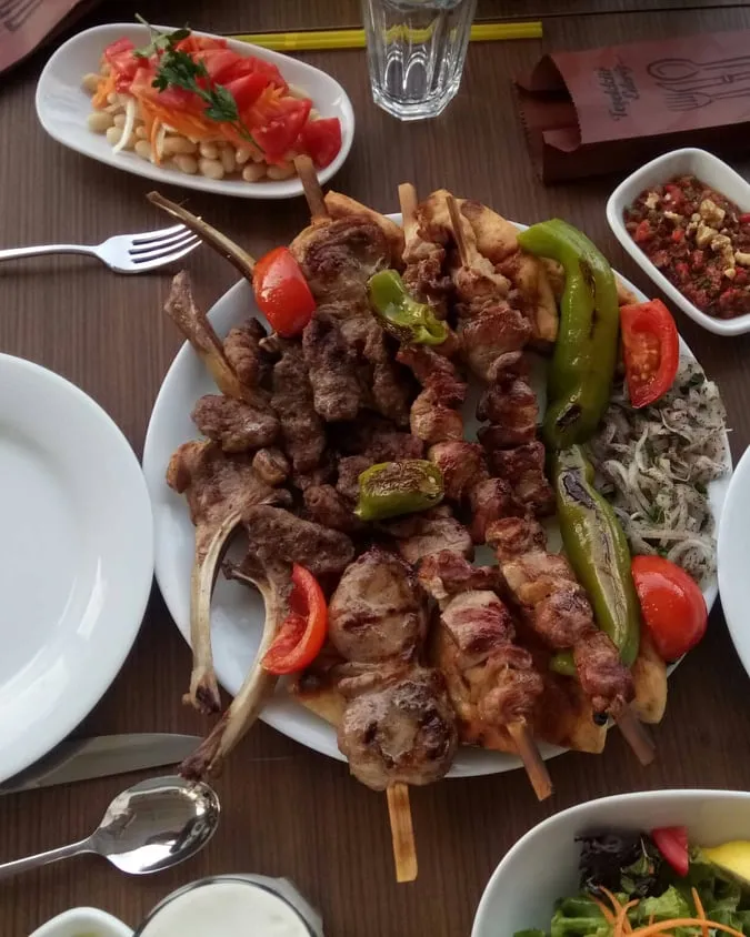 Yörük Efe Kasap & Restaurant - Restaurants Sığacık Mahallesi Eski Sığacık Yolu Caddesi 2