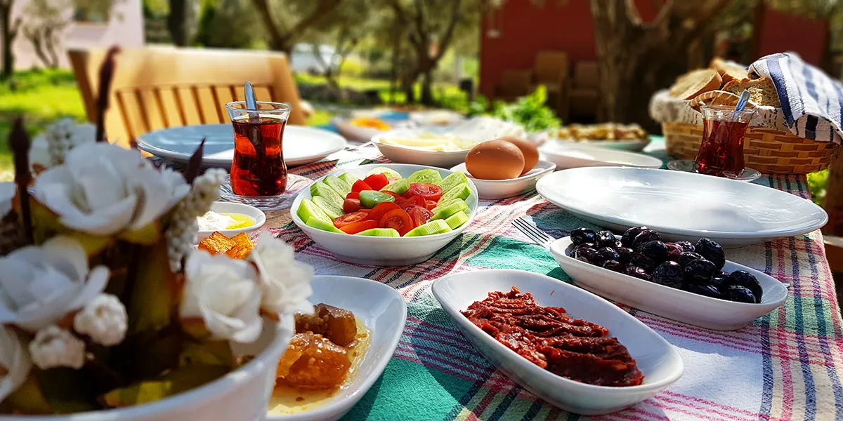 Zeytinaltı Kahvaltı & Mangal Seferihisar - Breakfast Places İhsaniye 2